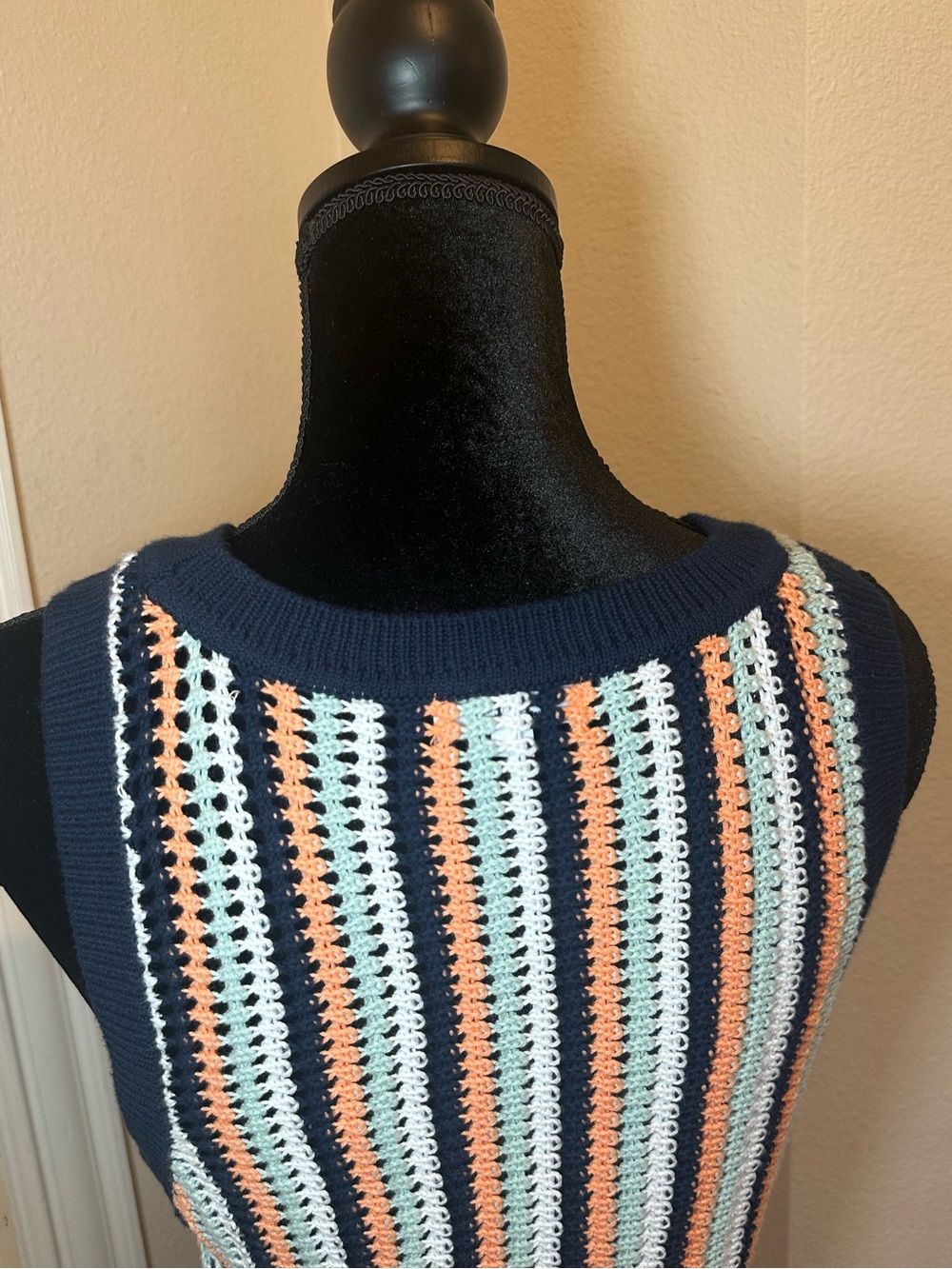 525 America Krista Stripe Open Stitch Crochet Tank Top NWOT Large - Picture 4 of 8